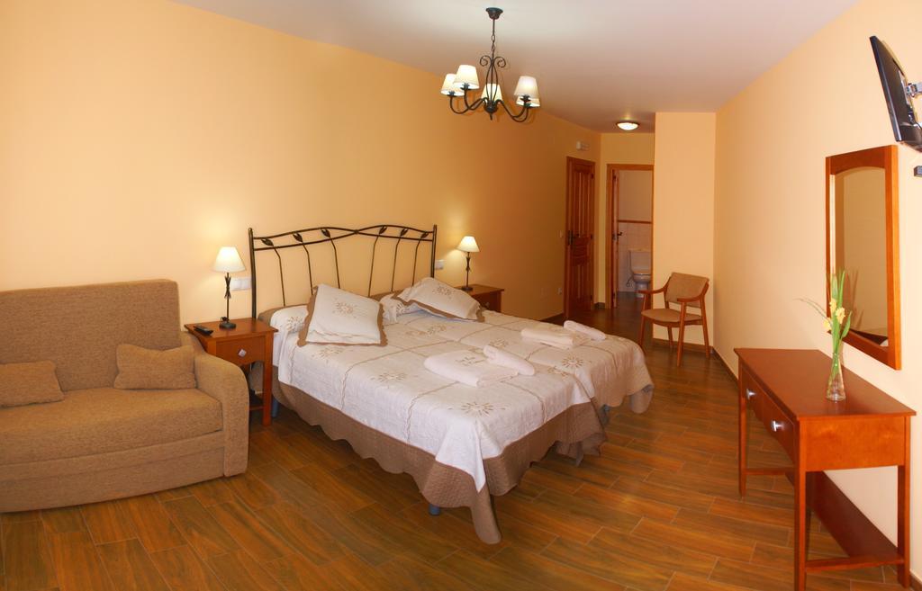 La Primavera Nuez Room photo